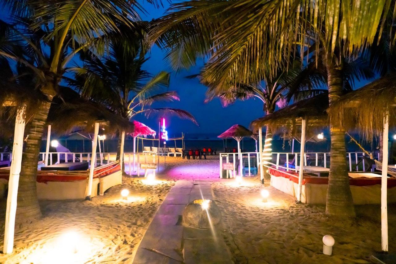 Village Susegat Beach Resort Morjim Exteriör bild