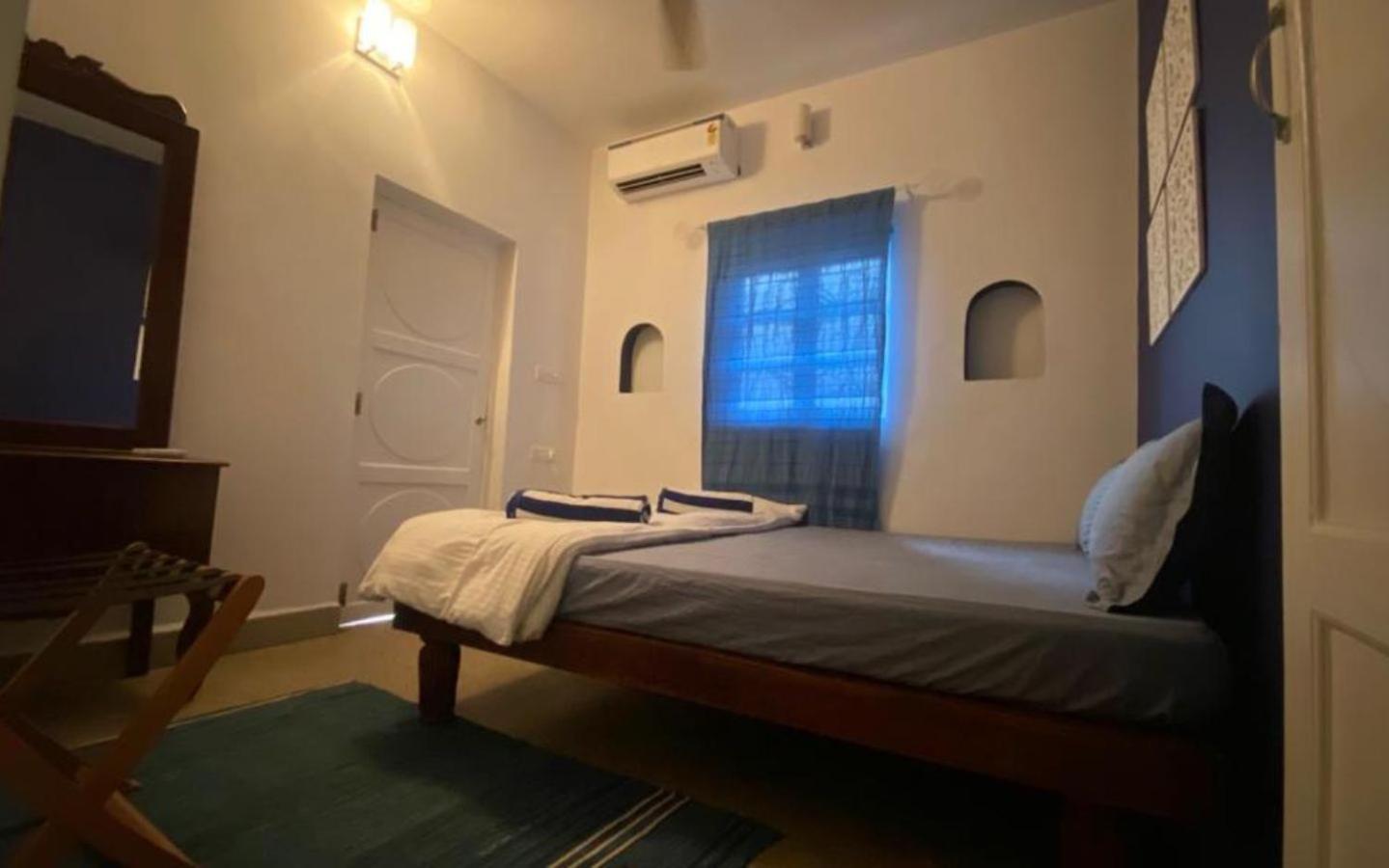 Village Susegat Beach Resort Morjim Rum bild
